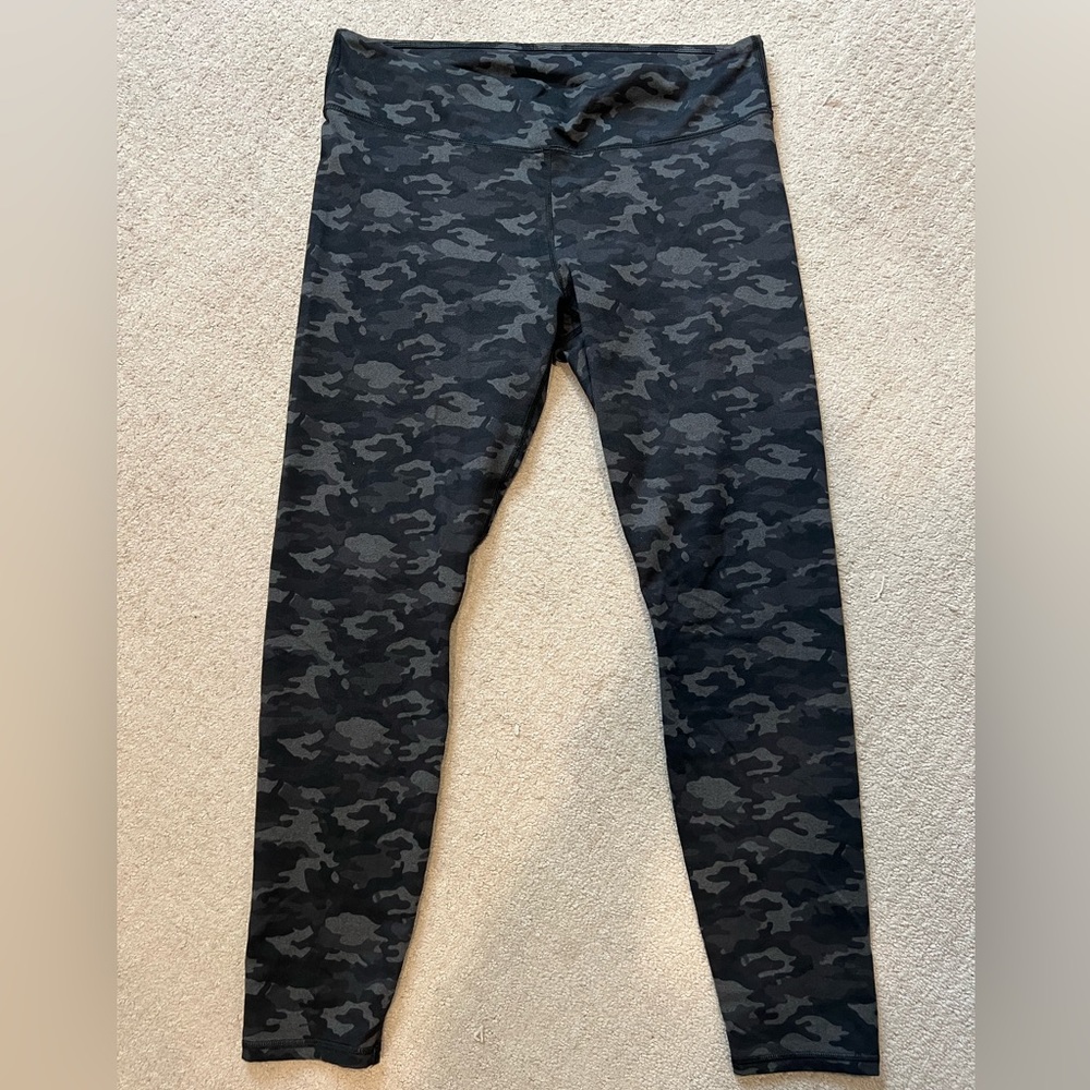 Fabletics Grey and Black Camo leggings